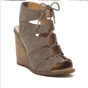 Mel rose and Market Lace up Wedge